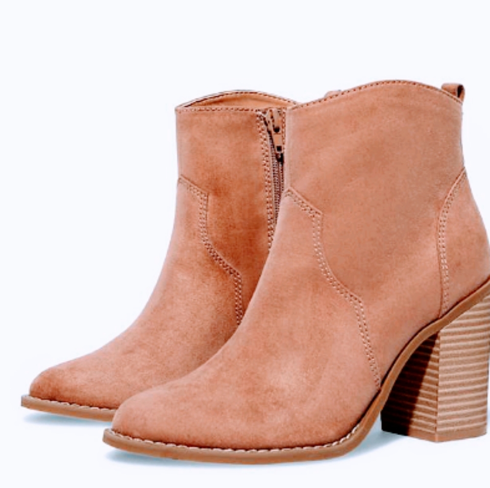 Tan suede Express boots